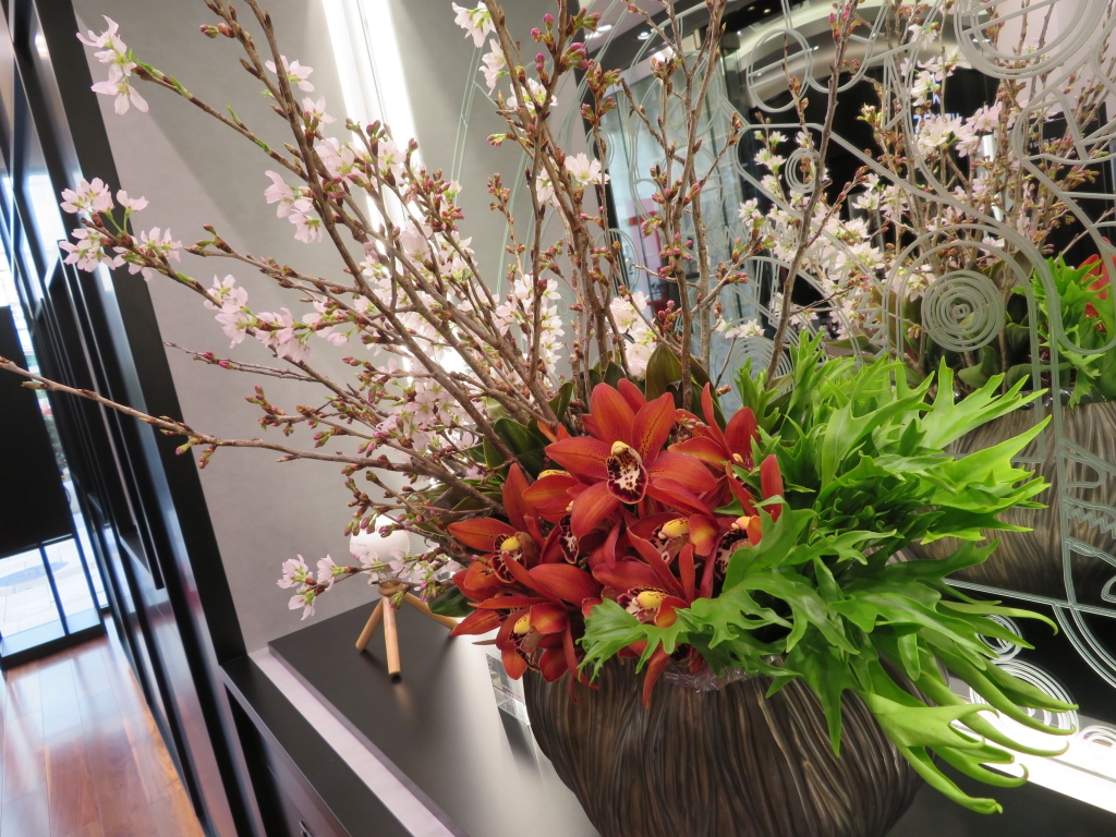 ゼニスブティック大阪では店内に綺麗なお花を飾っています♪ - ご案内 ｜IMG_0505 