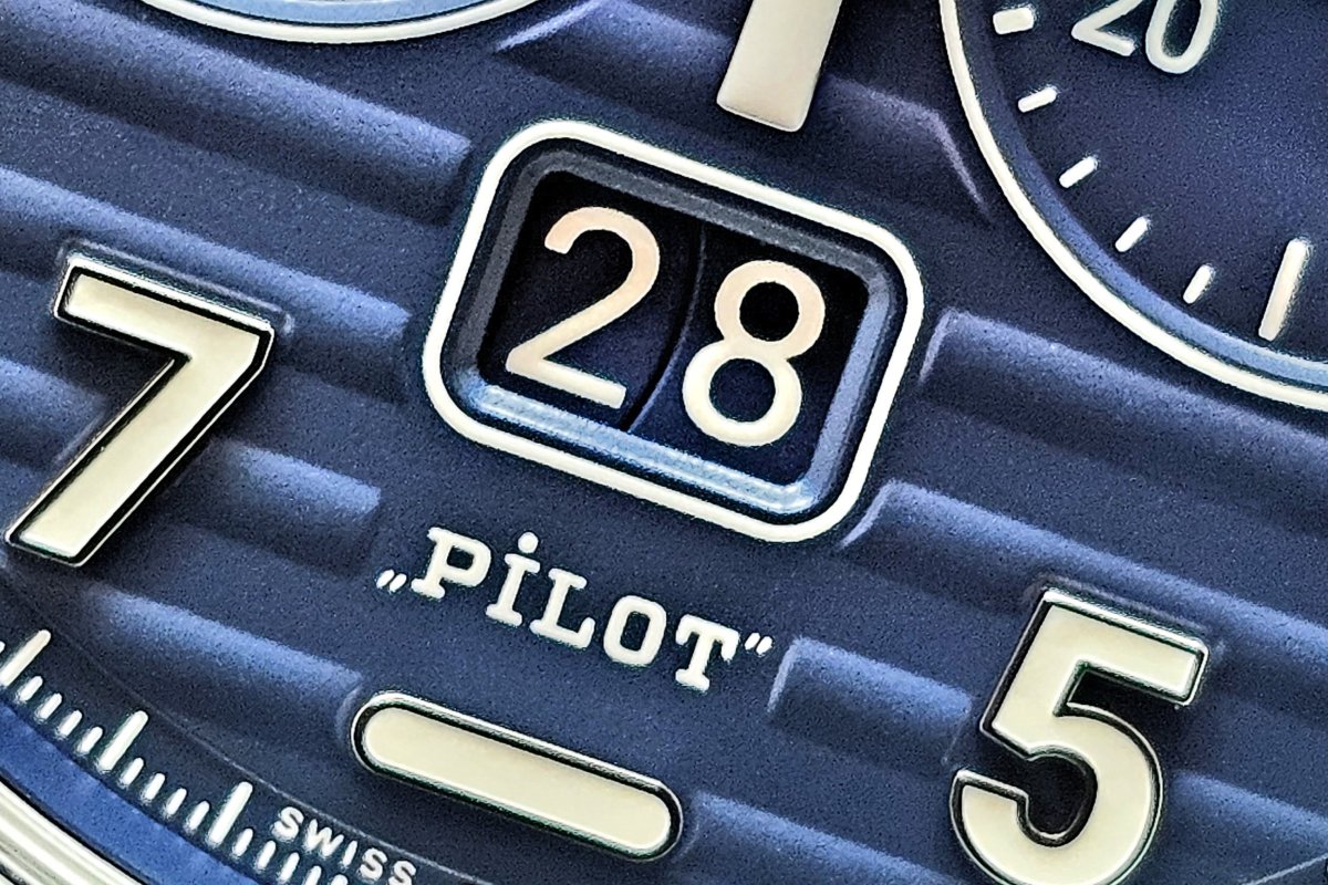 そのルーツは140年前⁈ゼニスのパイロットウォッチは特別なんです！「パイロット ビッグデイト フライバック ブルー~ゼニスブティック大阪」 - PILOT ｜20231121_175135-1 
