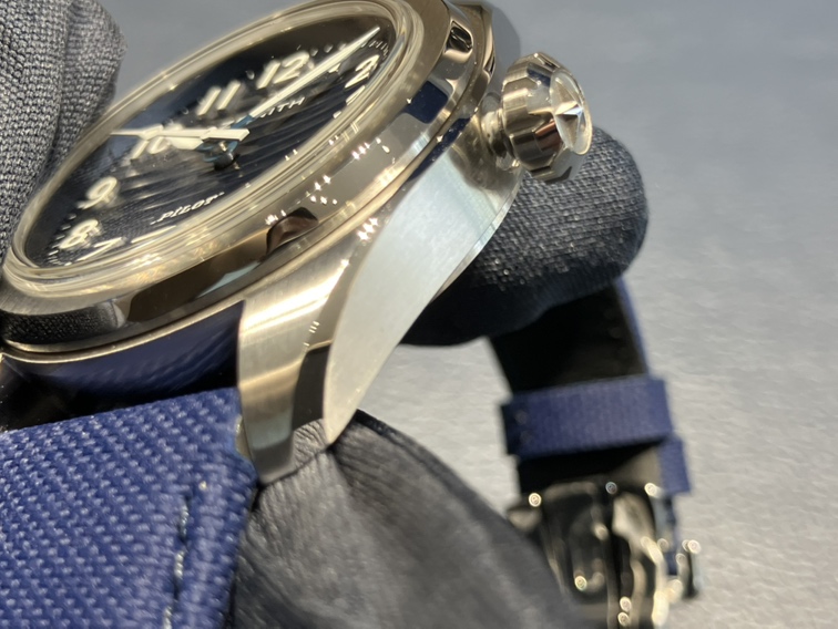 爽やかブルー文字盤のパイロットモデルはゼニスブティック限定です。ゼニスパイロットオートマティックブルー - PILOT ｜IMG_0316-1 