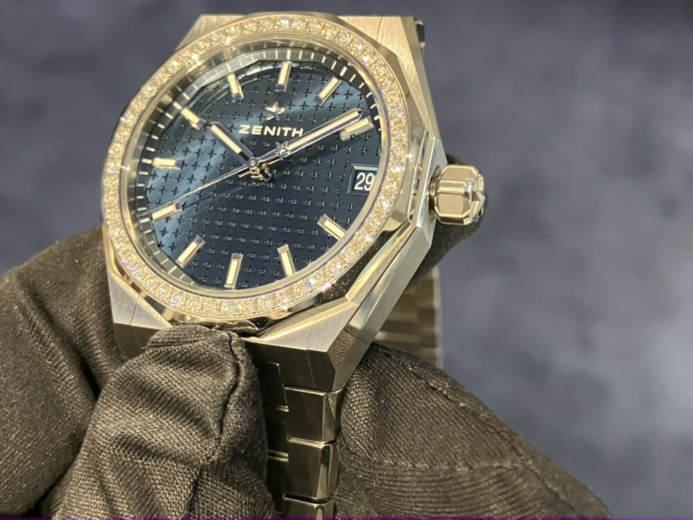 ベゼルに輝く52個のダイヤモンドがすごくきれいな36㎜サイズのデファイ！デファイスカイライン。 - DEFY ｜IMG_0393-rotated 