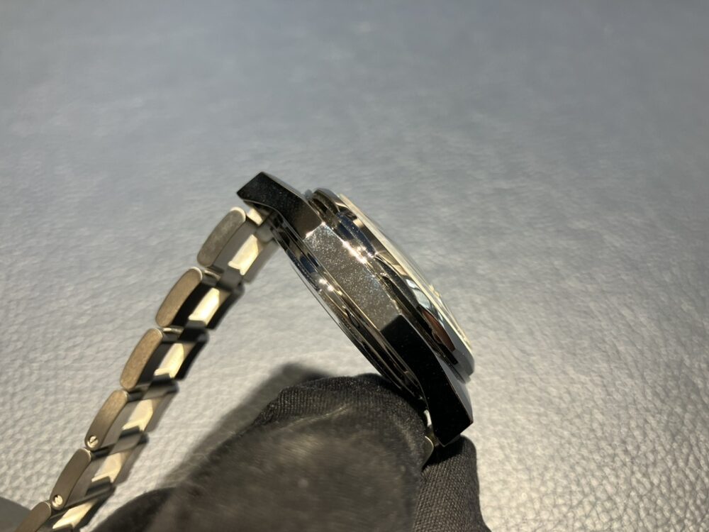 オリジナルの設計図をもとに、驚くほど正確なディテールで再現された「デファイ リバイバル A3691」 - DEFY ｜IMG_0413-rotated 