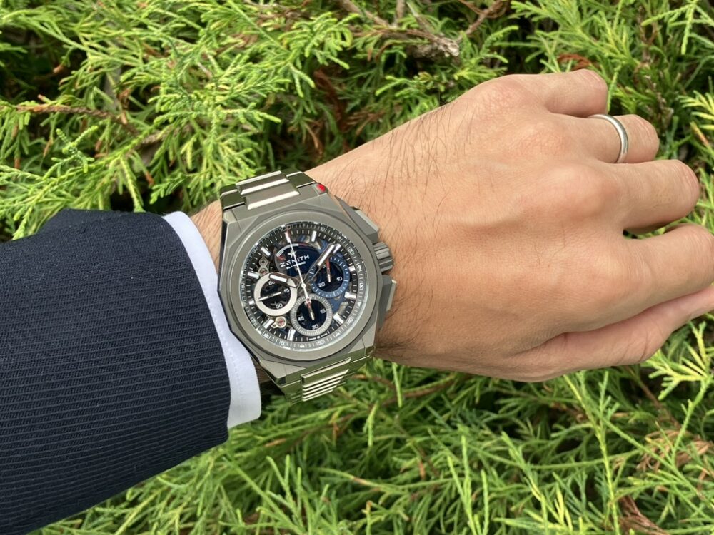 重厚感ある存在感を出しながらチタン製の軽量さを兼ね備えたモデル。デファイエクストリーム - DEFY ｜IMG_0439-rotated 