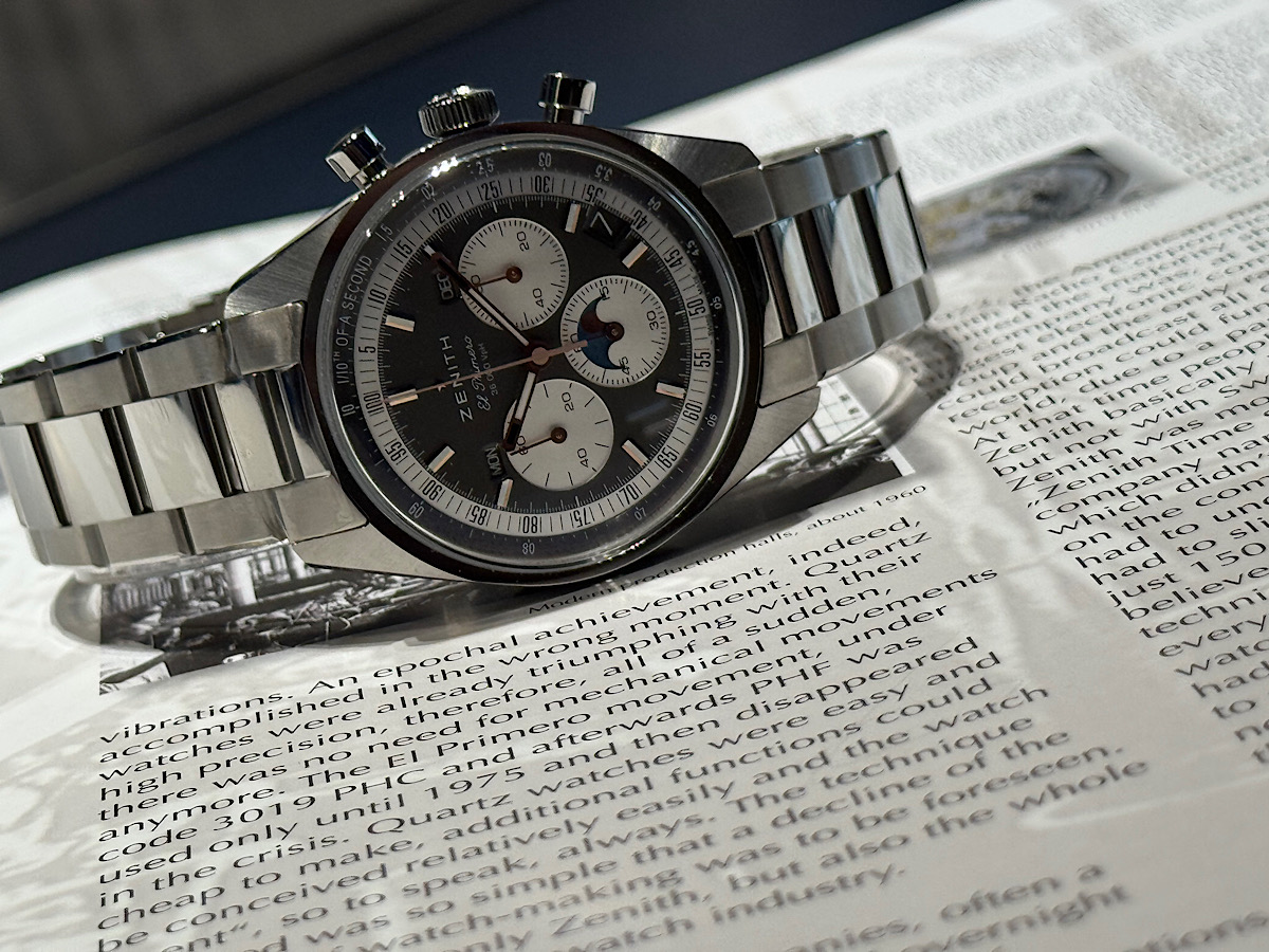 クラシックと精密の融合。落ち着きのあるグレー文字盤が魅せる『クロノマスター オリジナル トリプルカレンダー』 - CHRONOMASTER |IMG_3365