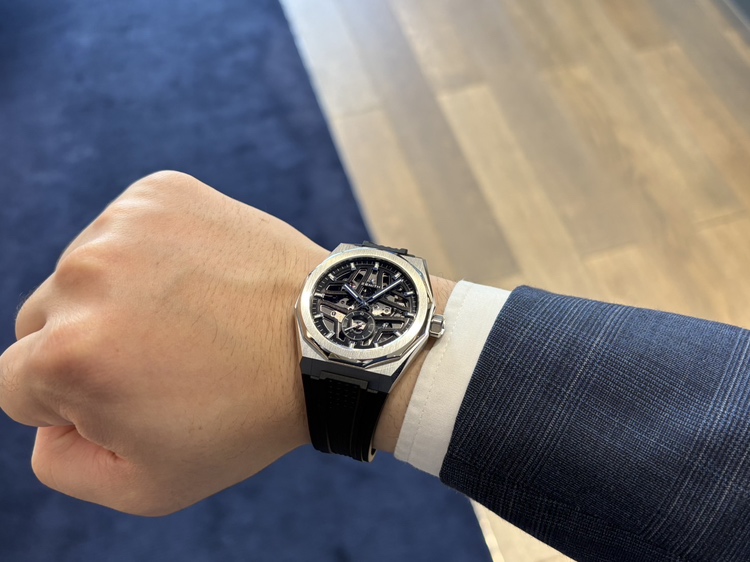 大人カジュアルなラグジュアリースポーツウォッチ、スケルトンダイヤルがさらに魅力的!デファイスカイライン。 - DEFY |IMG_4836