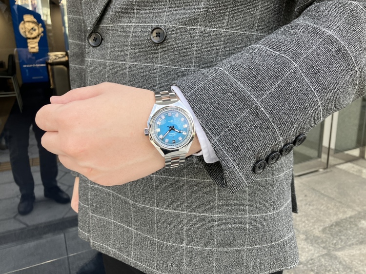 ブティック限定の文字盤カラーを備えたデファイリバイバルA3690 - DEFY |IMG_2932