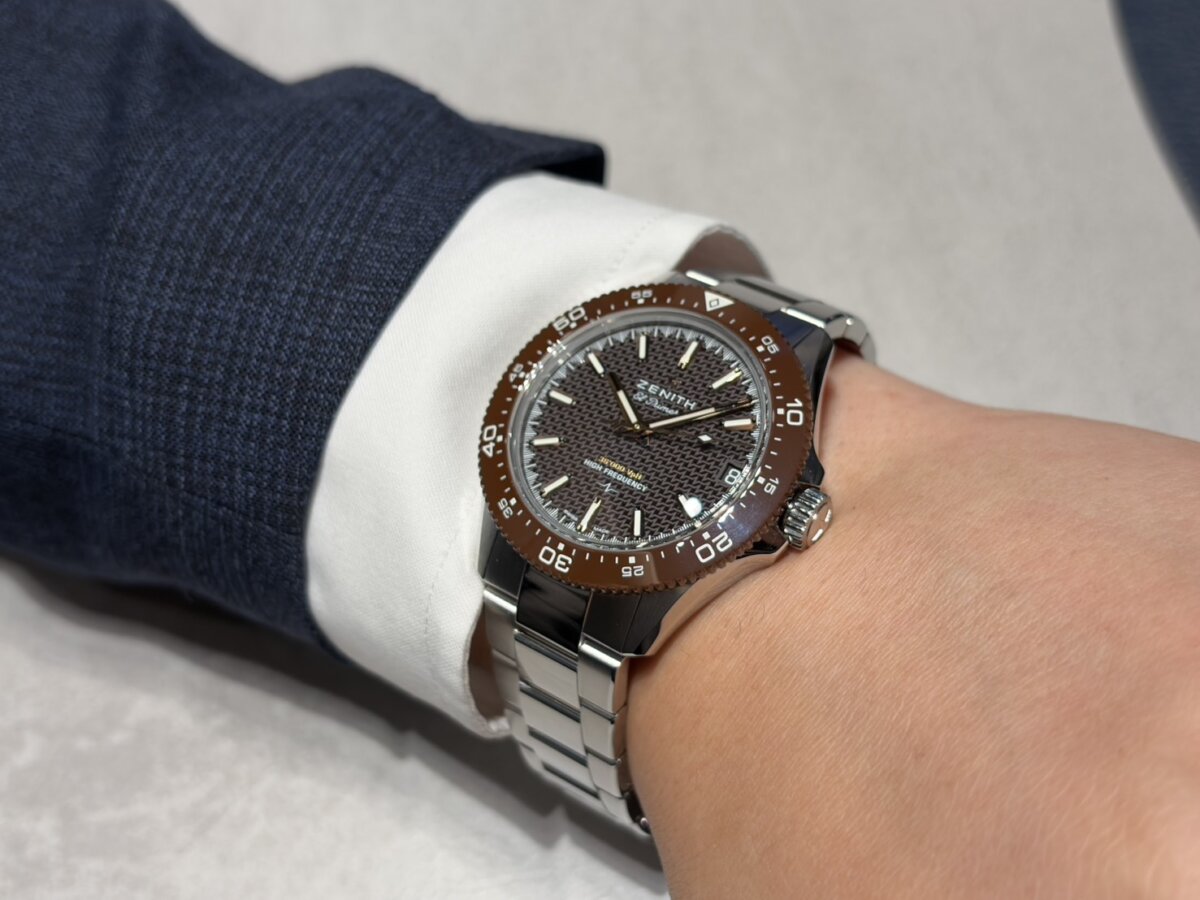 ゼニス「クロノマスター ソロ スポーツ」実機レビュー 40mmケースの着け心地と魅力 - CHRONOMASTER |S__110059542_0