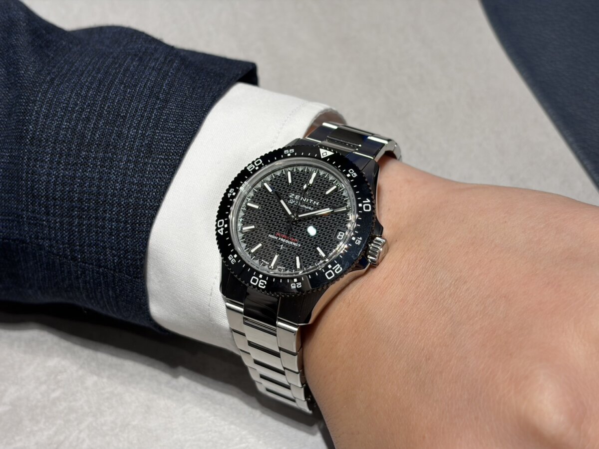 ゼニス「クロノマスター ソロ スポーツ」実機レビュー 40mmケースの着け心地と魅力 - CHRONOMASTER |S__110059544_0